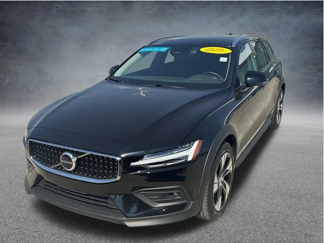 Used 2025 Volvo V60 B5 Cross Country Plus AWD/4WD image 4