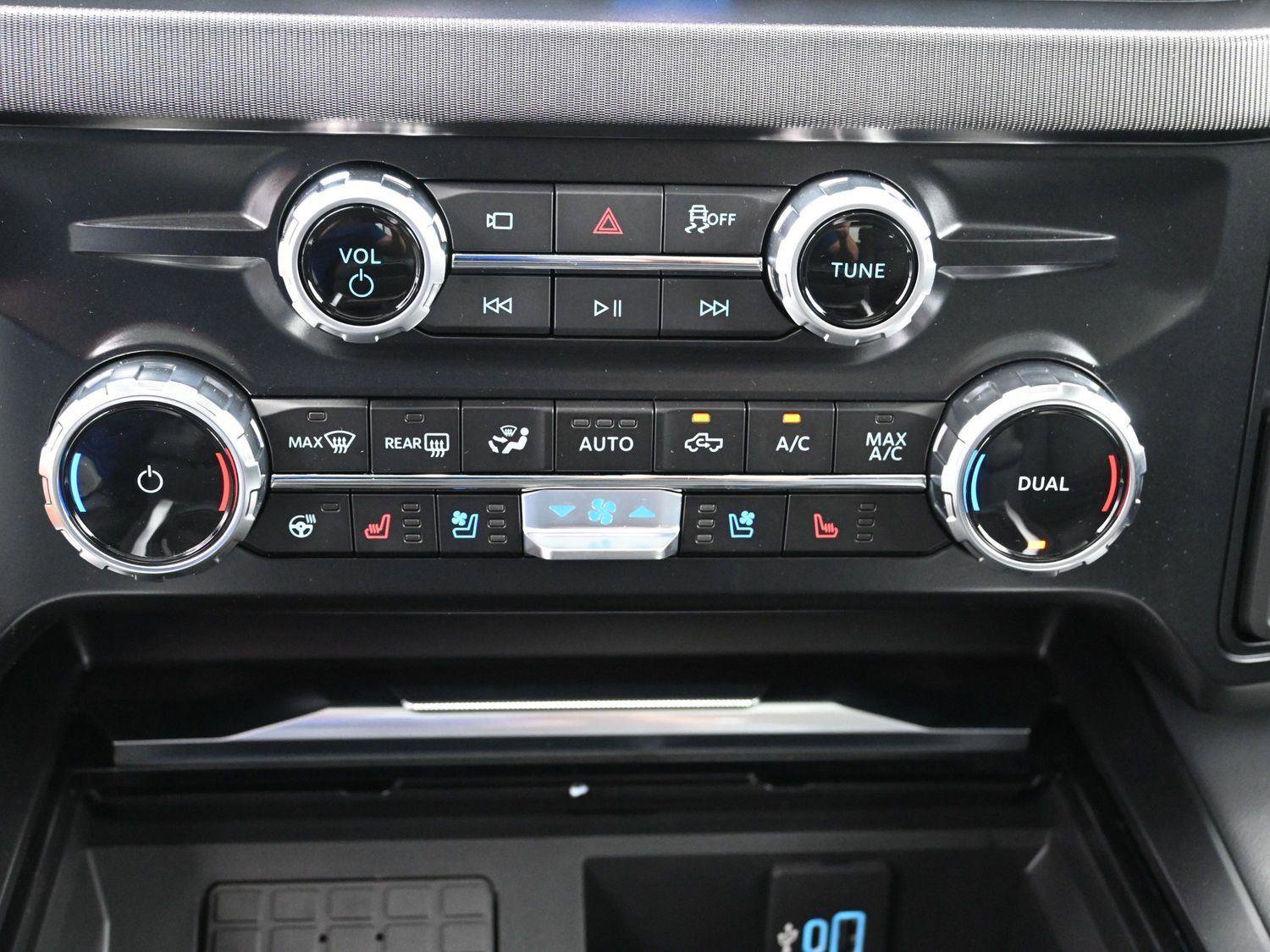 New 2026 Ford F250 Platinum image 34