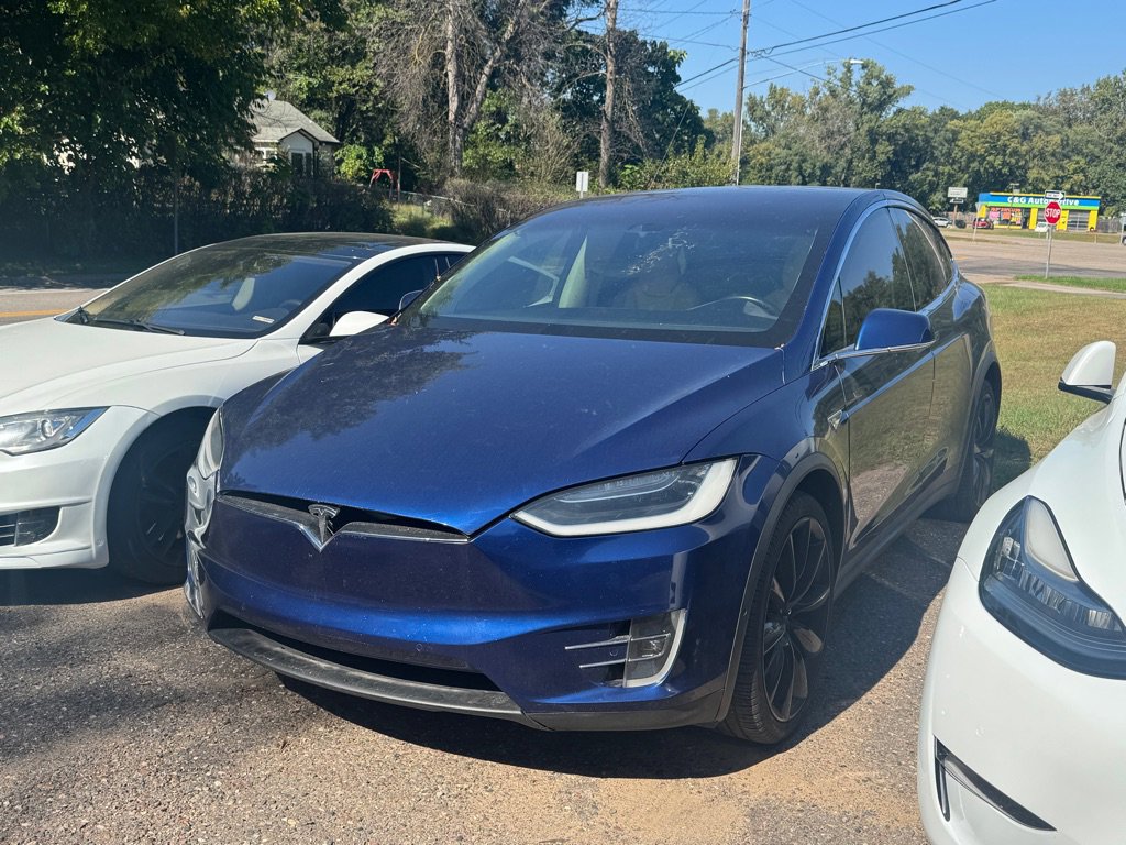 Used 2016 Tesla Model X 90D image 1