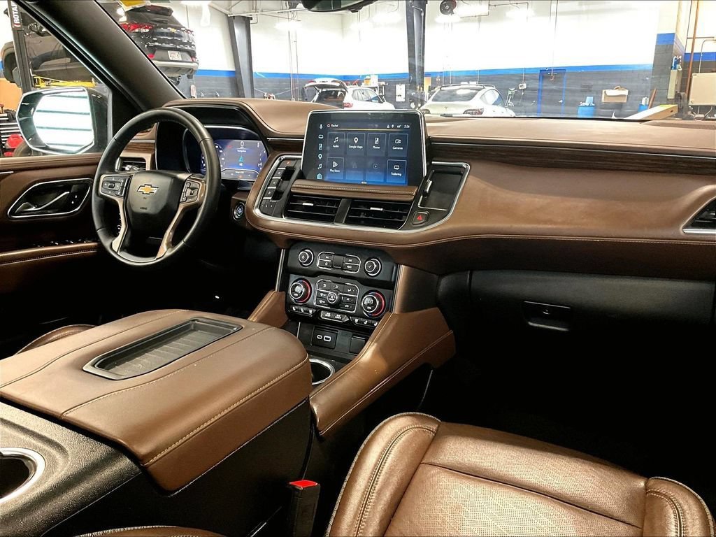 Used 2023 Chevrolet Suburban High Country AWD/4WD image 14