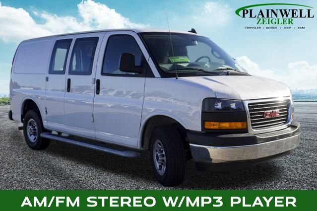 Used 2024 GMC Savana 2500 w/ Driver Convenience Package image 4
