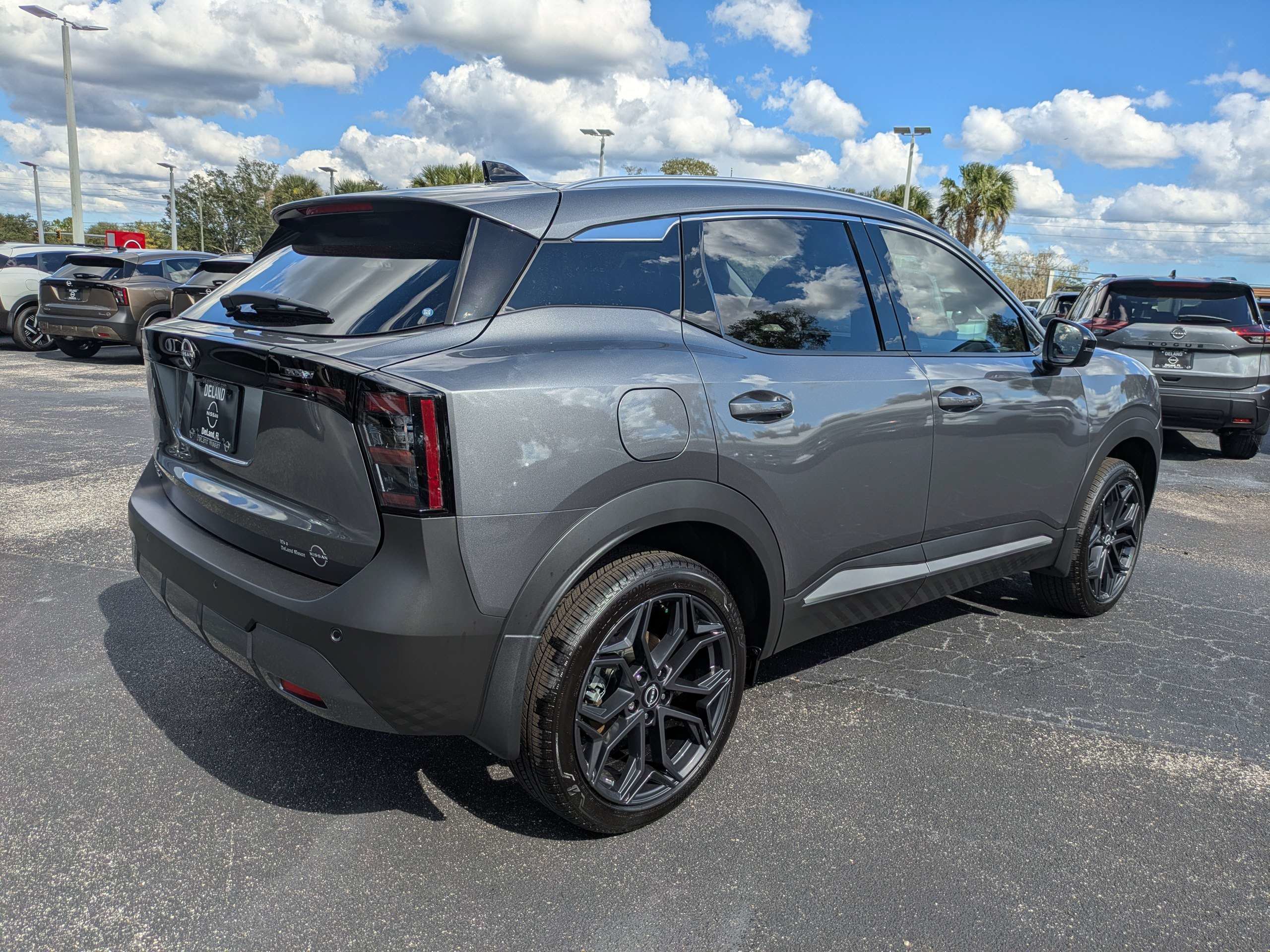 New 2027 Nissan Kicks SR FWD image 4