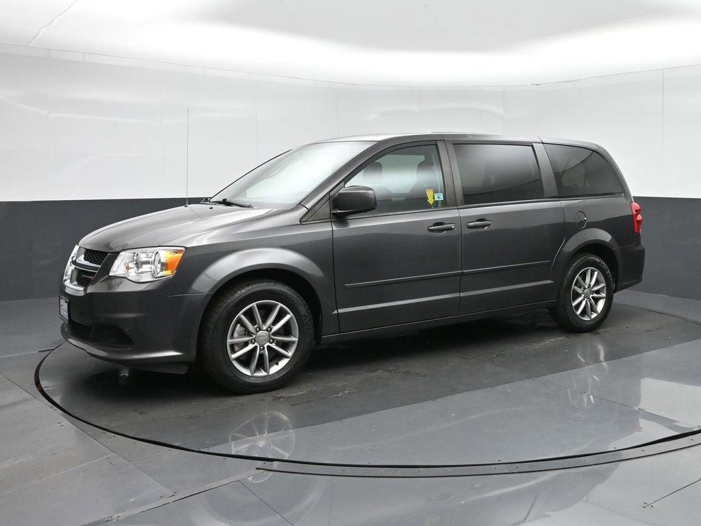 Used 2016 Dodge Grand Caravan SE image 3