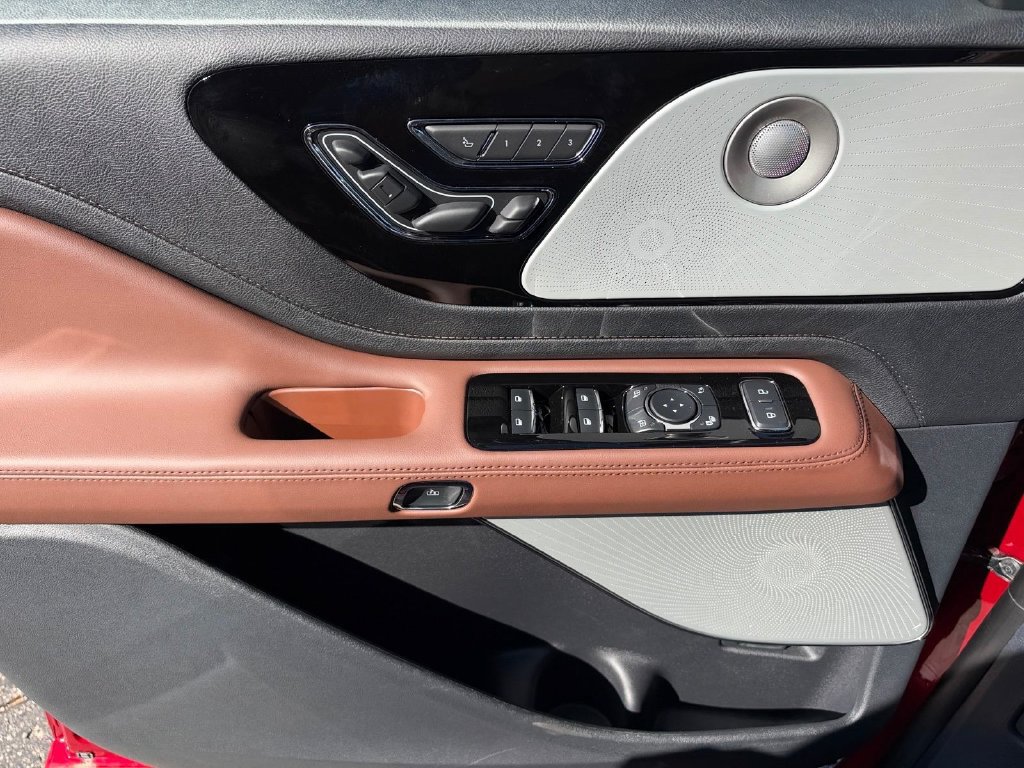 New 2027 Lincoln Aviator Reserve AWD/4WD image 18