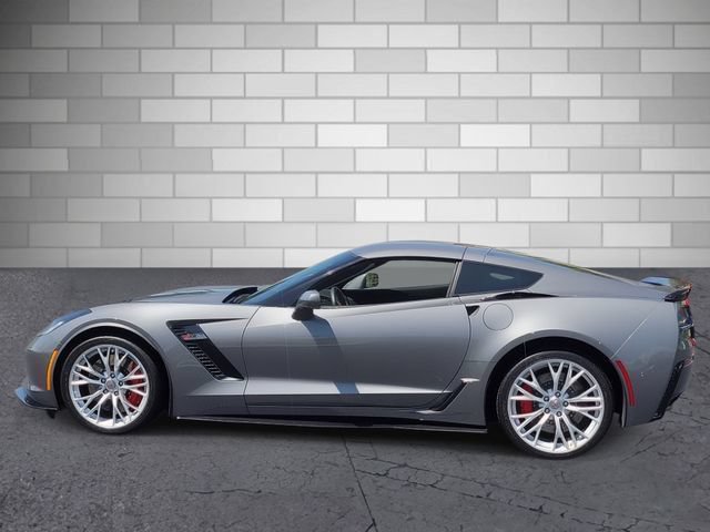 Used 2015 Chevrolet Corvette Z06 w/ 3LZ Preferred Equipment Group RWD image 3