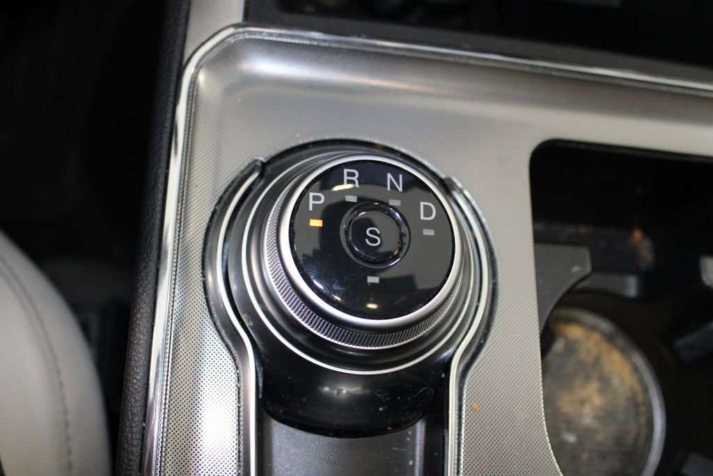 Used 2022 Ford Edge SE w/ Black Appearance Package image 29