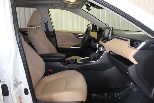 Used 2019 Toyota RAV4 XLE FWD image 22