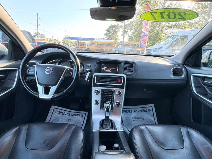 Used 2017 Volvo V60 T5 Premier w/ Convenience Package AWD/4WD image 14