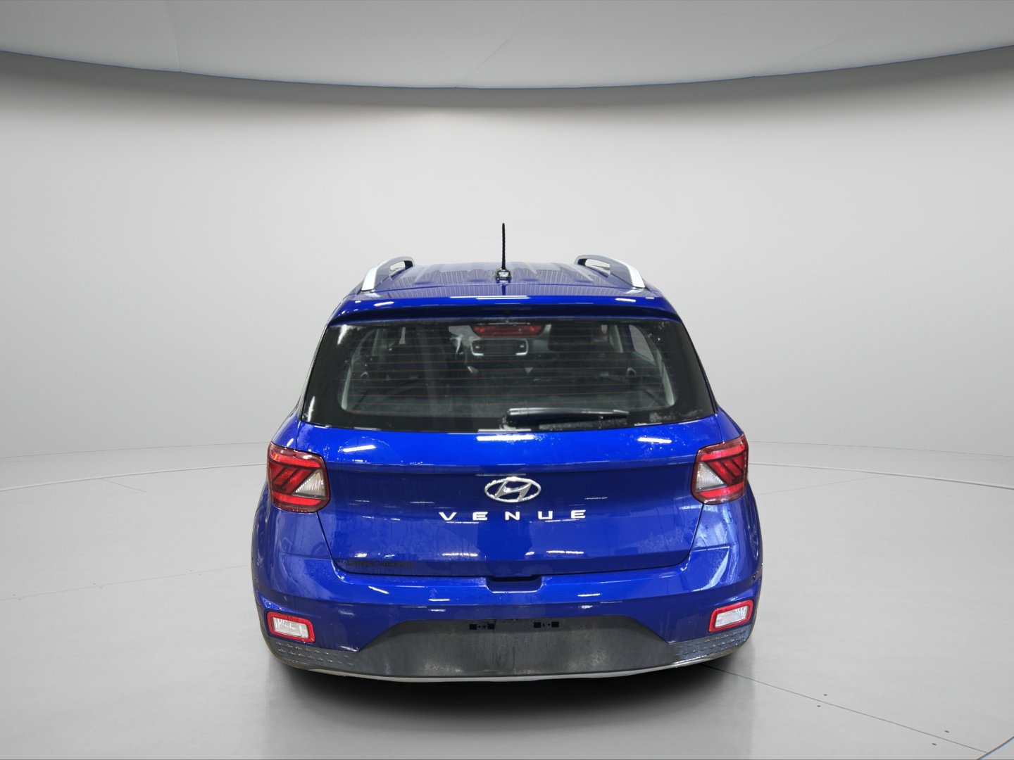 Used 2023 Hyundai Venue SEL w/ Cargo Package FWD image 3
