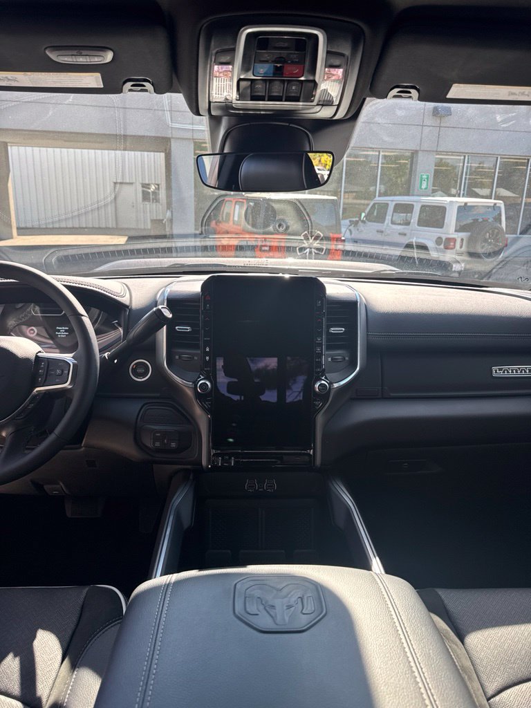 Used 2025 RAM 3500 Laramie AWD/4WD image 7