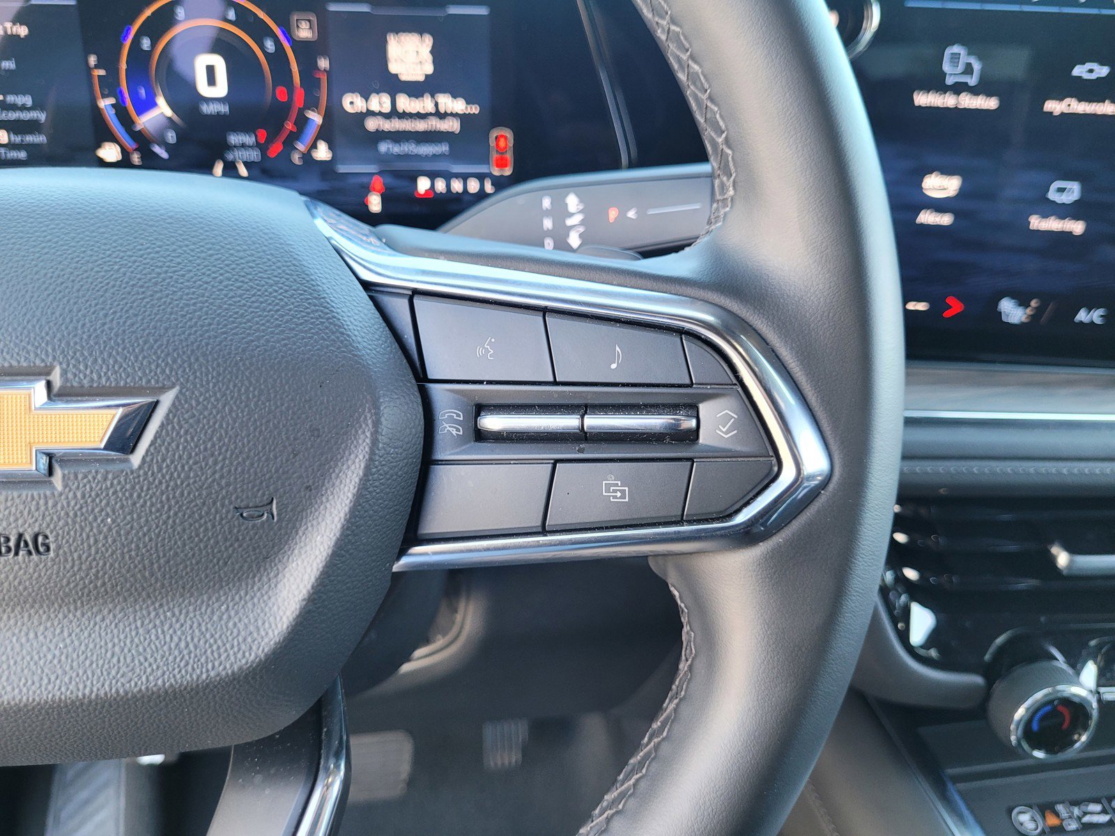 Used 2025 Chevrolet Tahoe LT image 21