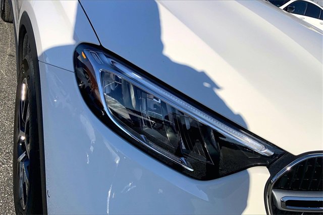 Used 2025 Mercedes-Benz GLC 350e 4MATIC image 24