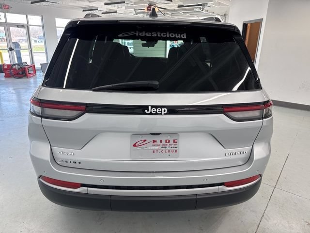 New 2026 Jeep Grand Cherokee Limited w/ Trailer Tow Package AWD/4WD image 7