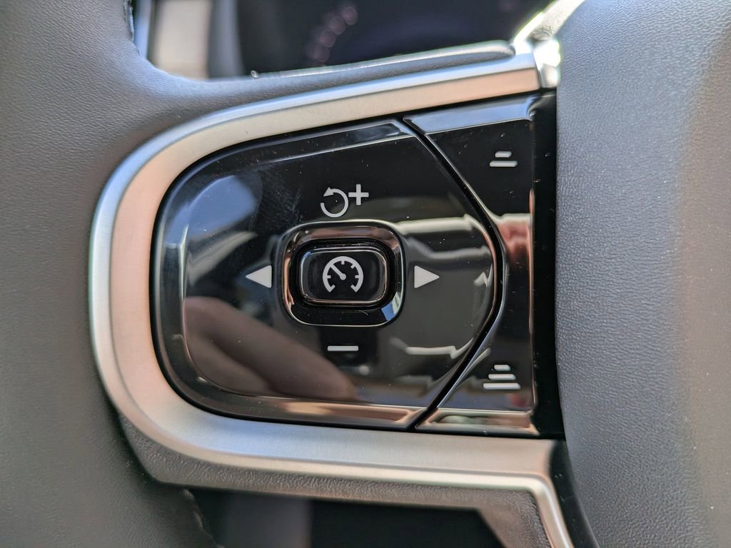 New 2026 Volvo XC90 B6 Core image 25