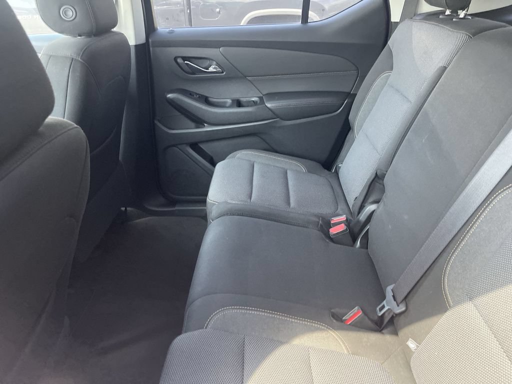 Used 2018 Chevrolet Traverse LS FWD image 4
