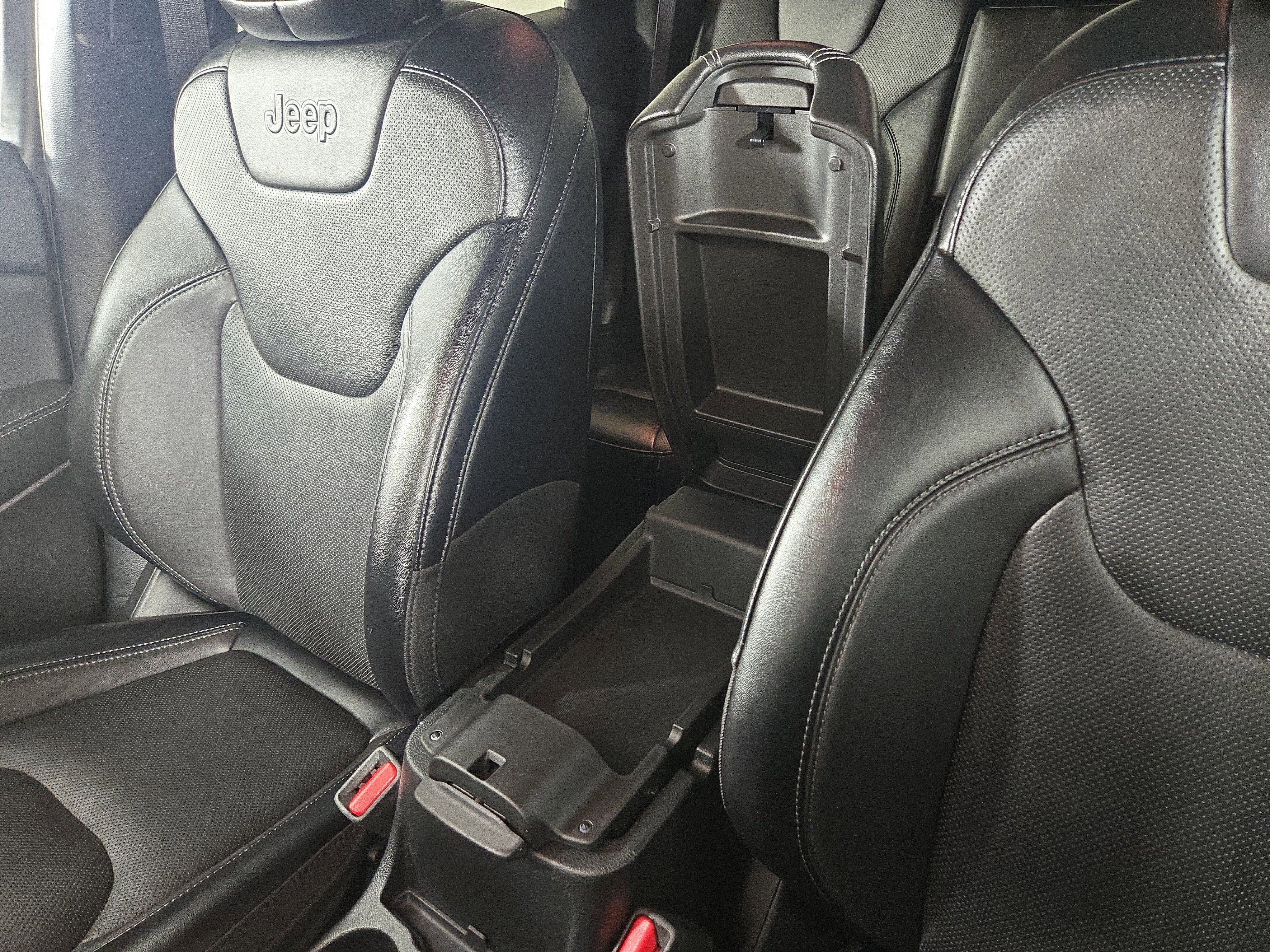 Certified 2022 Jeep Cherokee Latitude Lux image 28