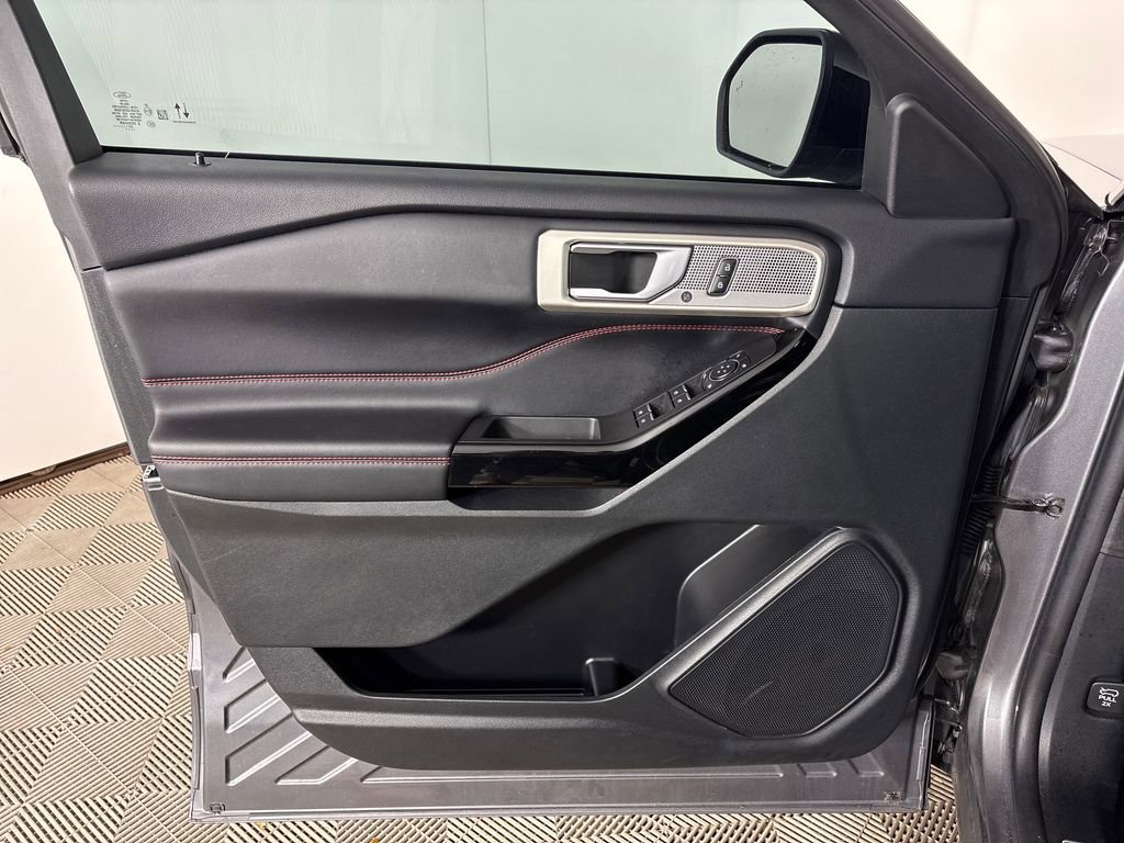Certified 2023 Ford Explorer ST-Line w/ Class IV Trailer Tow Package RWD image 29