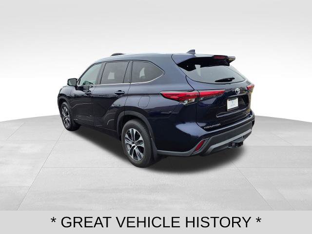 Used 2022 Toyota Highlander XLE image 4