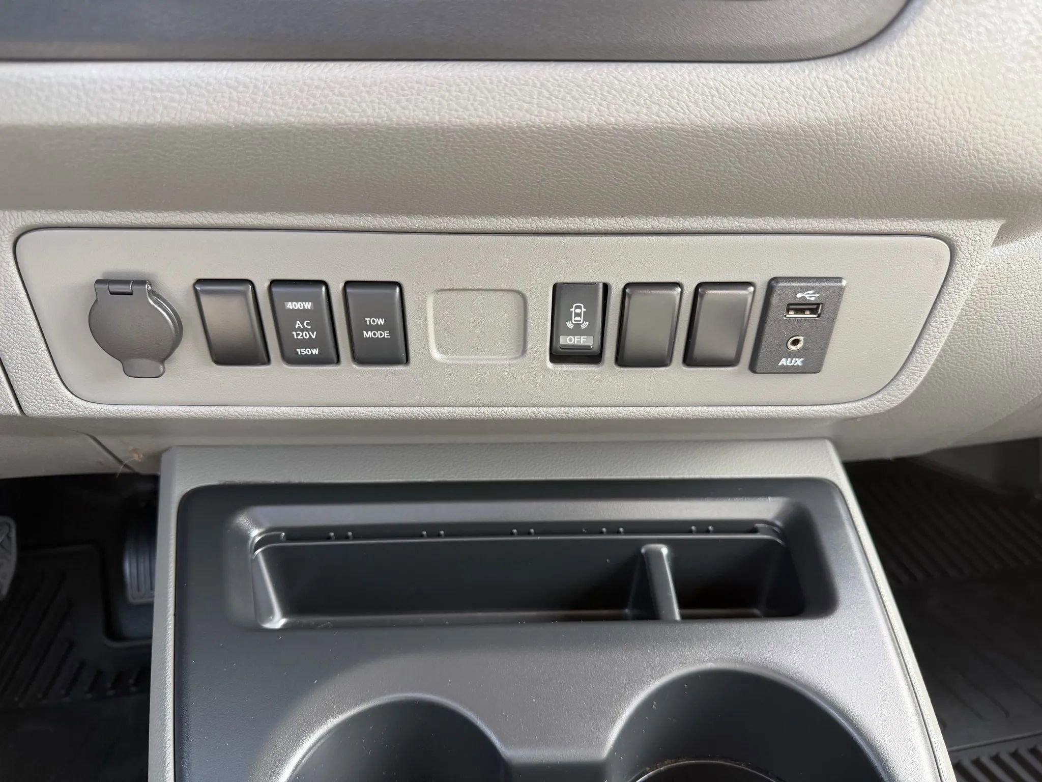 Used 2015 Nissan NV 2500 SV w/ Technology Package image 17