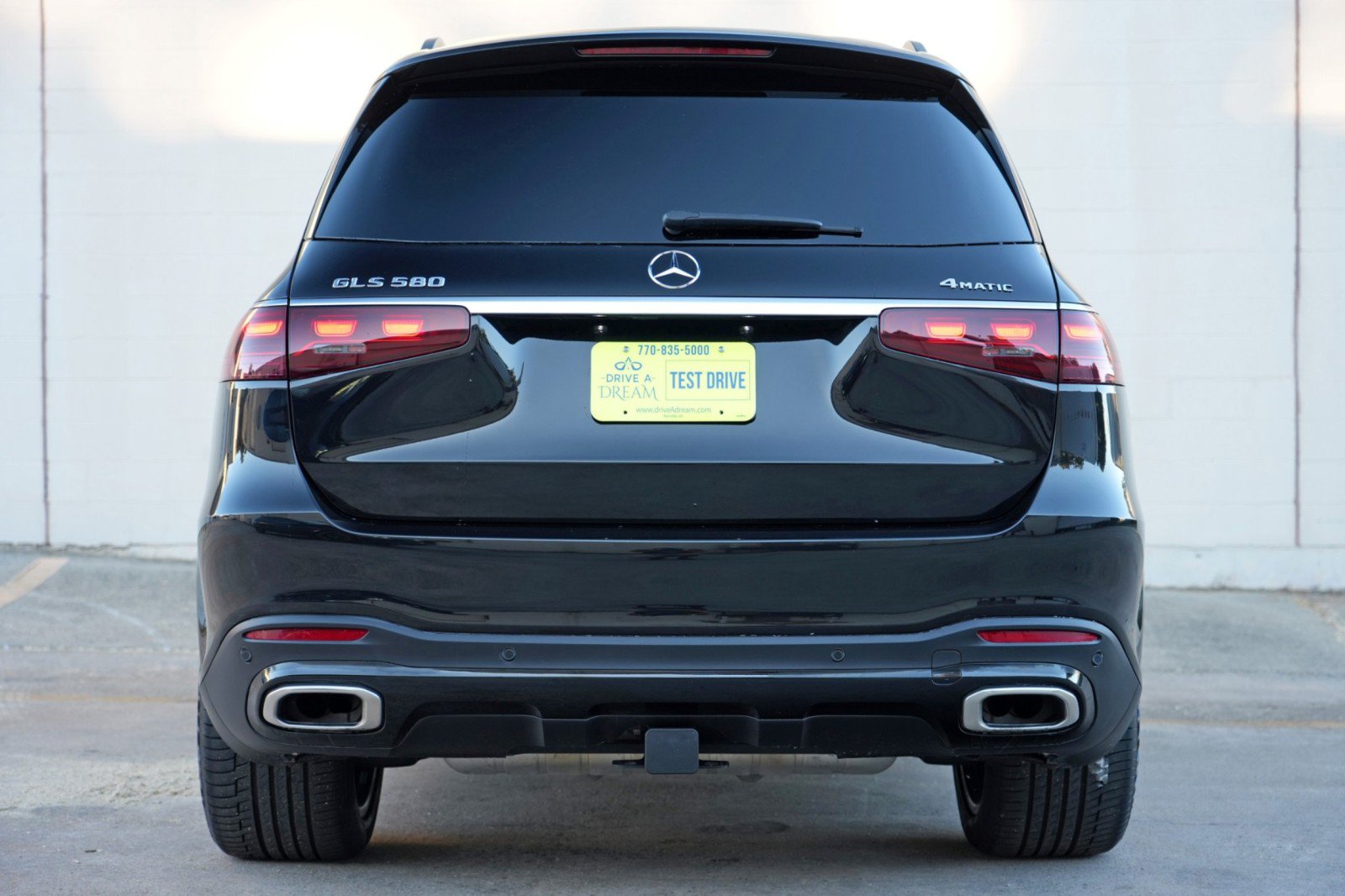 Used 2025 Mercedes-Benz GLS 580 4MATIC image 11
