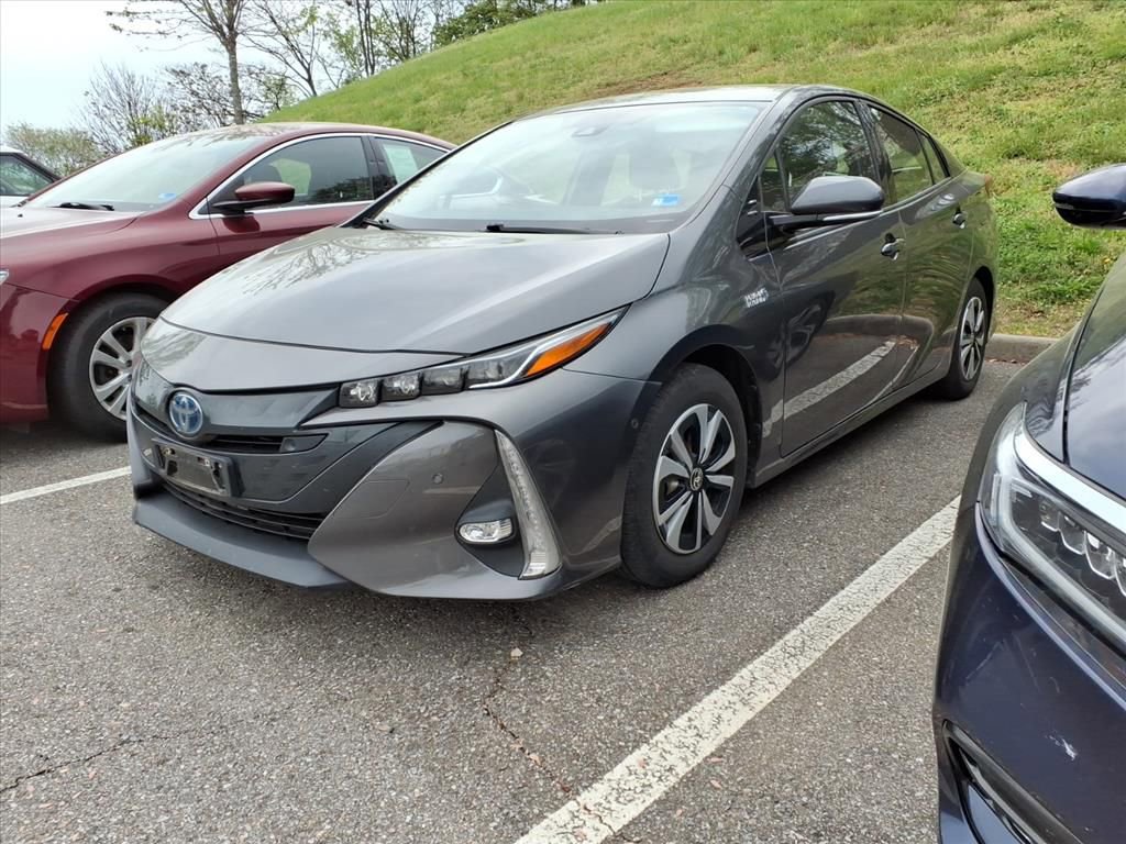 Used 2017 Toyota Prius Prime Advanced image 4