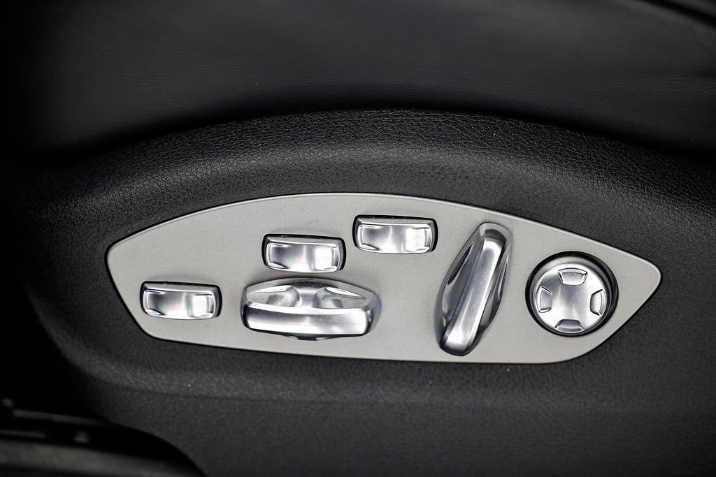 Certified 2025 Porsche Macan image 26