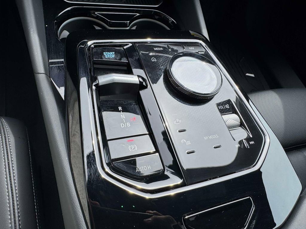 Certified 2025 BMW i5 xDrive40 w/ Premium Package AWD/4WD image 13