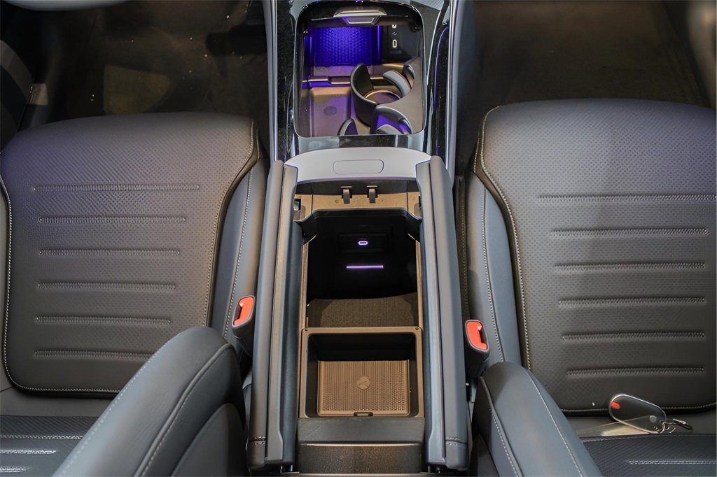 Used 2025 Mercedes-Benz GLC 300 image 12