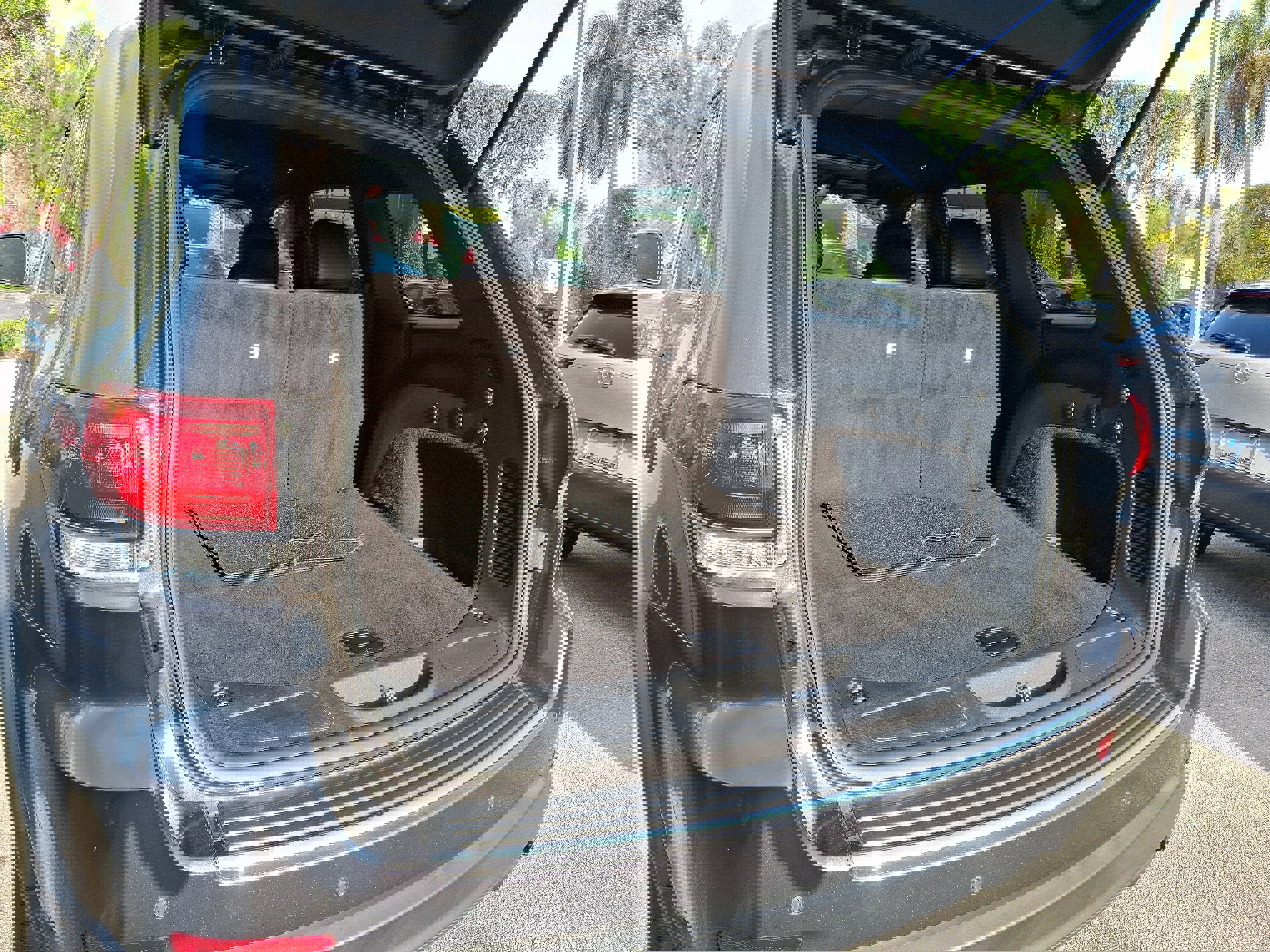 Used 2020 Jeep Grand Cherokee Limited w/ Premium Lighting Group image 5