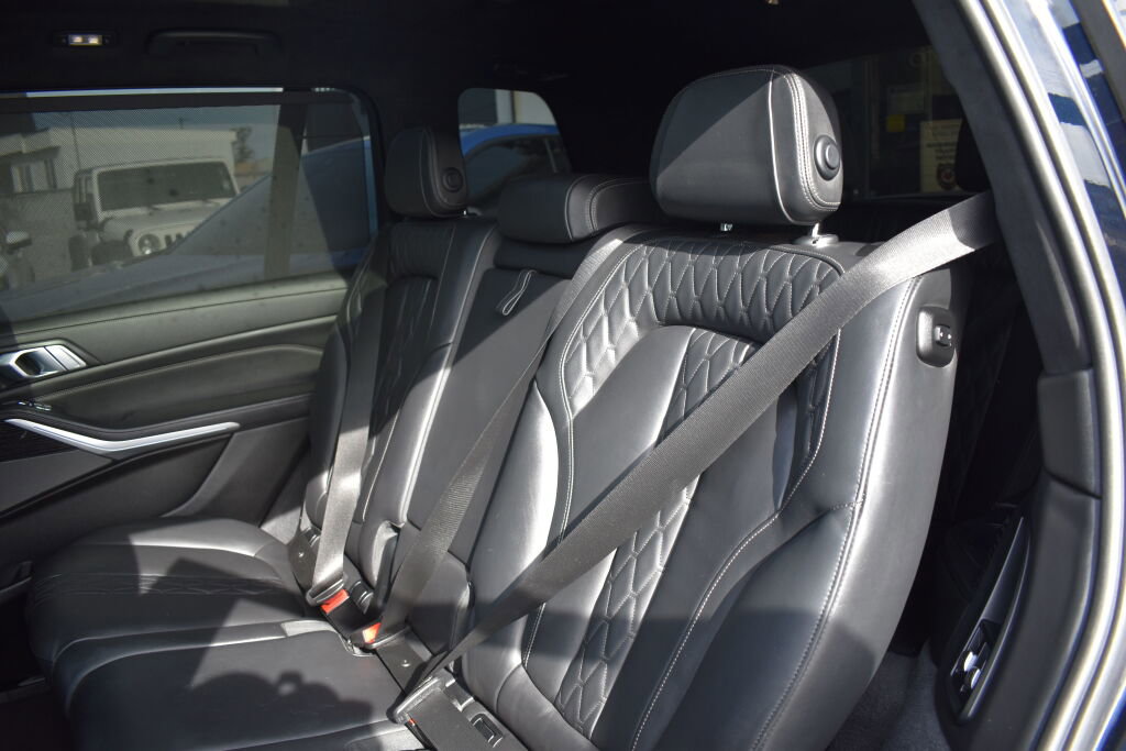 Used 2019 BMW X7 xDrive50i w/ M Sport Package image 29