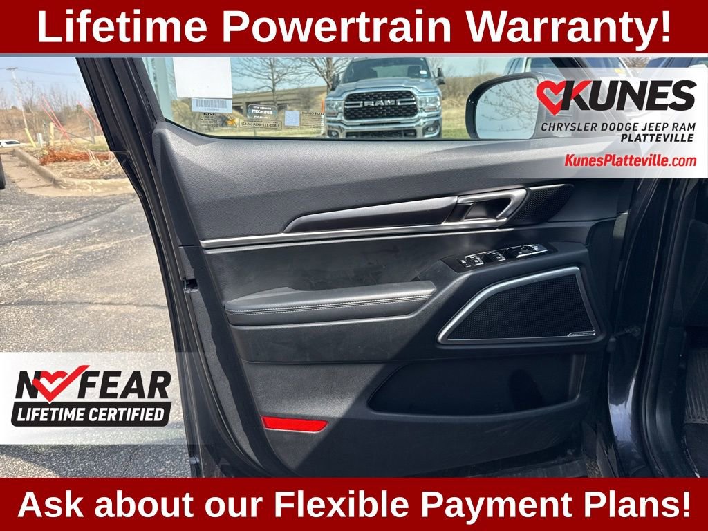 Used 2025 Kia Telluride S AWD/4WD image 12