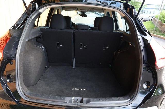 Used 2022 Nissan Kicks S FWD image 7