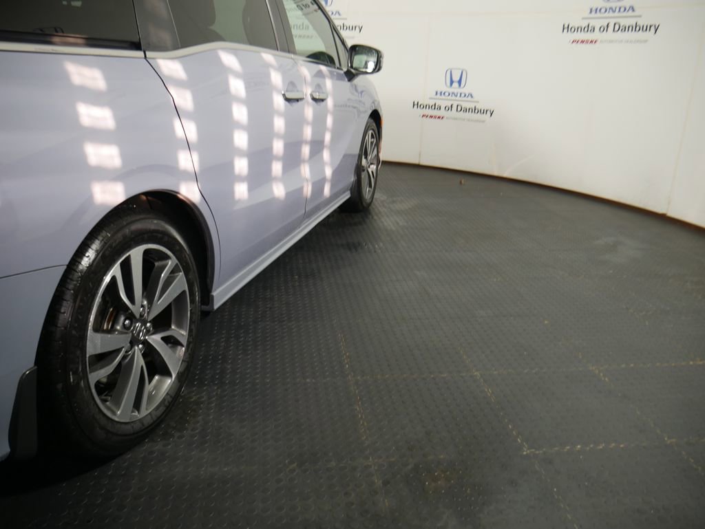 Certified 2023 Honda Odyssey Touring image 4