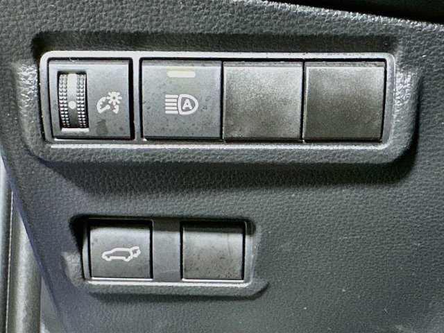 Used 2023 Toyota Corolla Cross XLE w/ Convenience Package AWD/4WD image 10