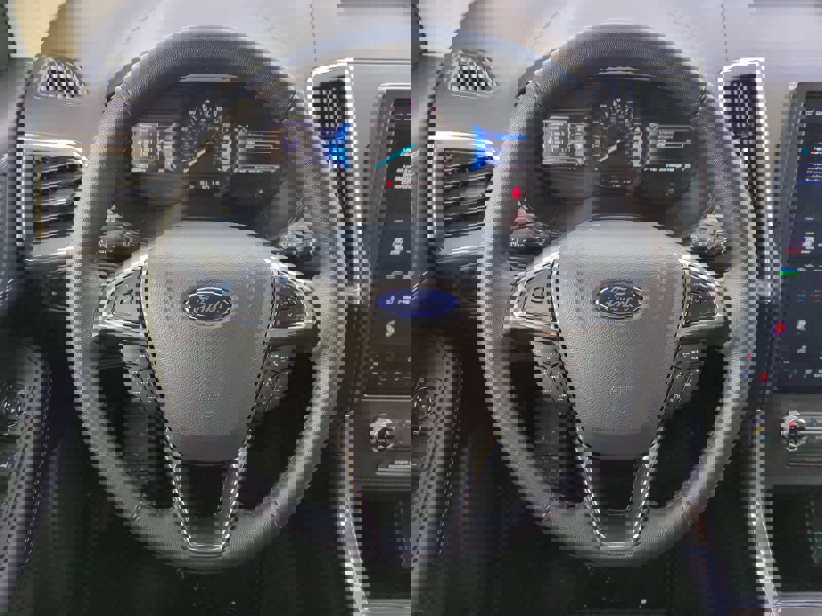 Used 2024 Ford Edge Titanium image 22