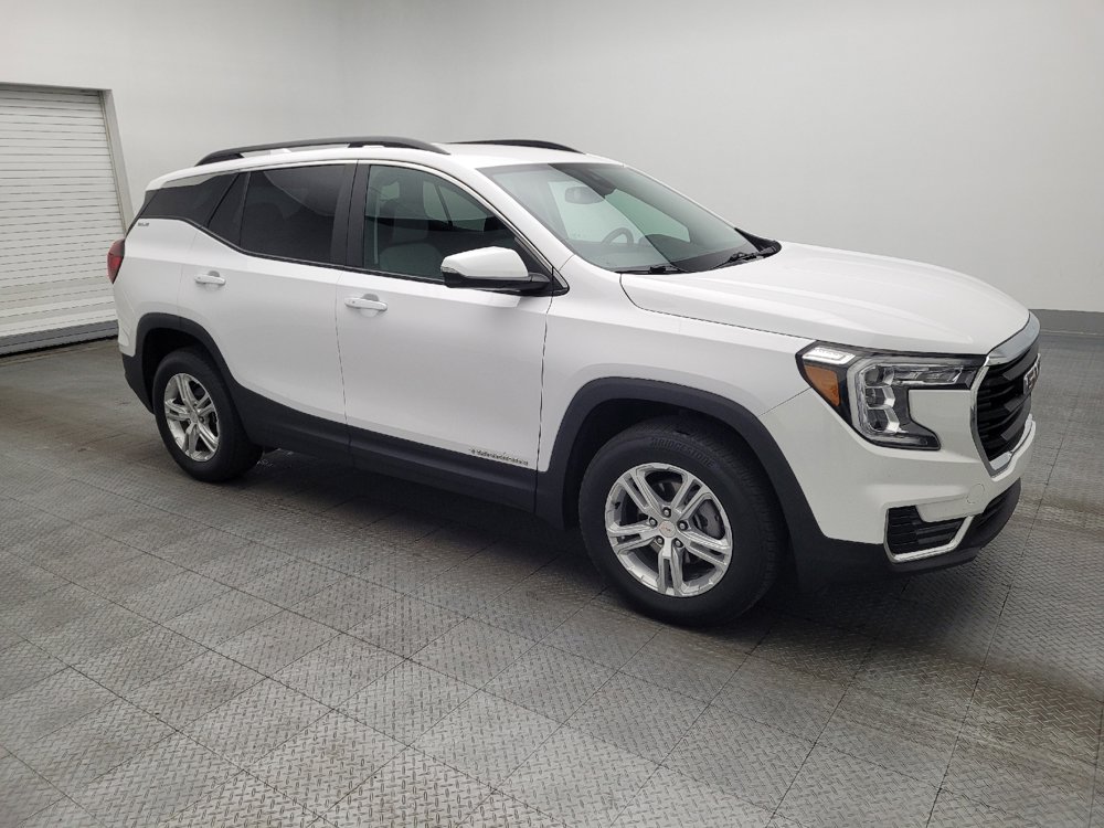 Used 2023 GMC Terrain SLE w/ Driver Convenience Package image 11