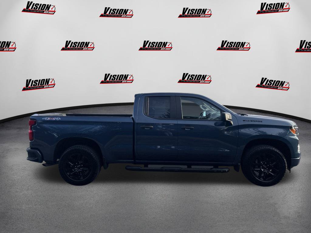 Used 2024 Chevrolet Silverado 1500 Custom w/ Turbomax Blackout Package AWD/4WD image 4