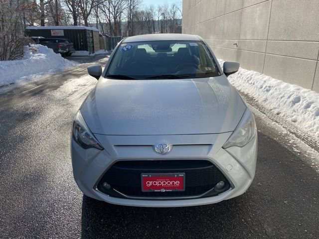 Used 2019 Toyota Yaris LE image 3