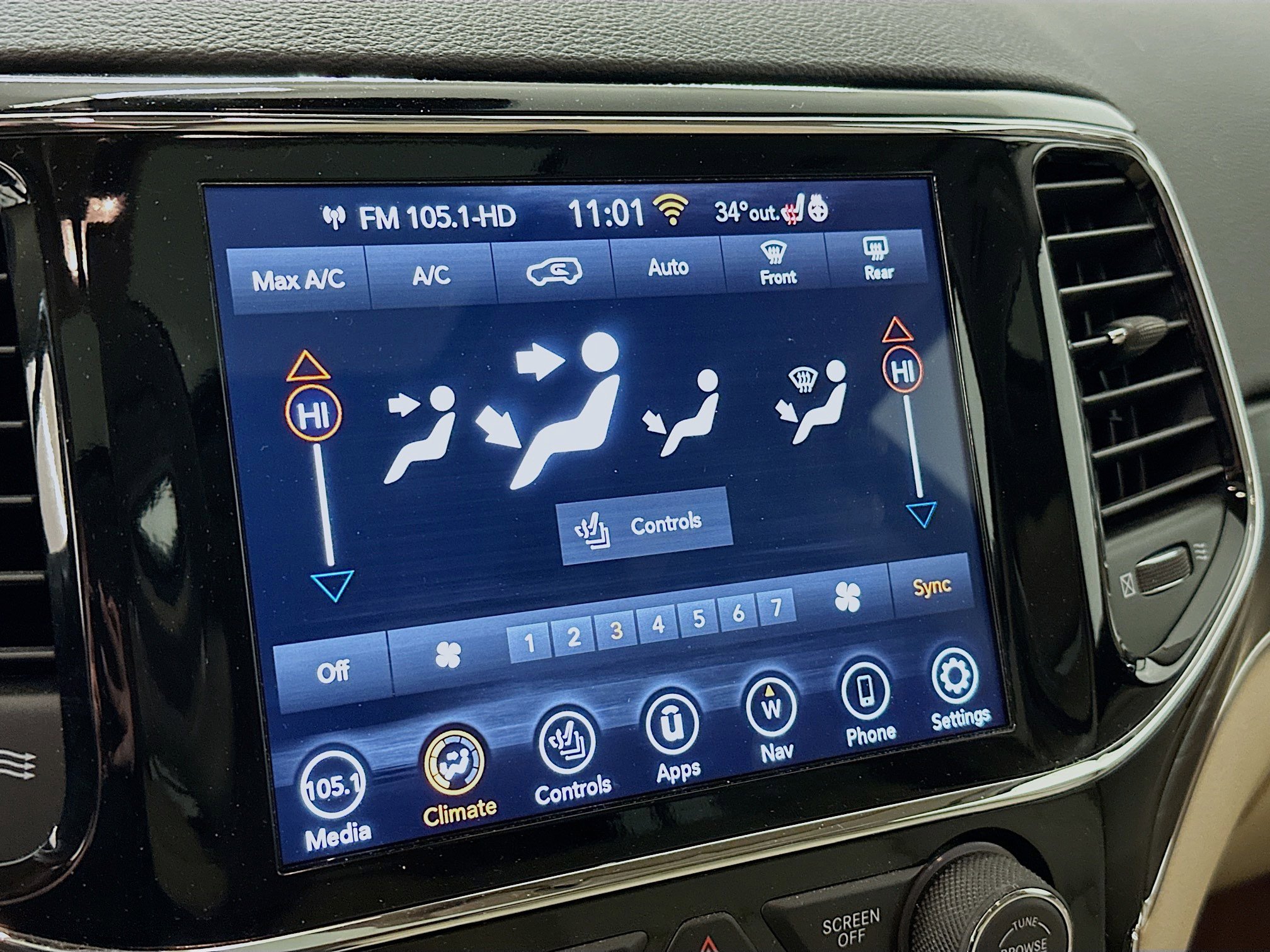 Used 2021 Jeep Grand Cherokee Limited w/ Trailer Tow Group IV image 24