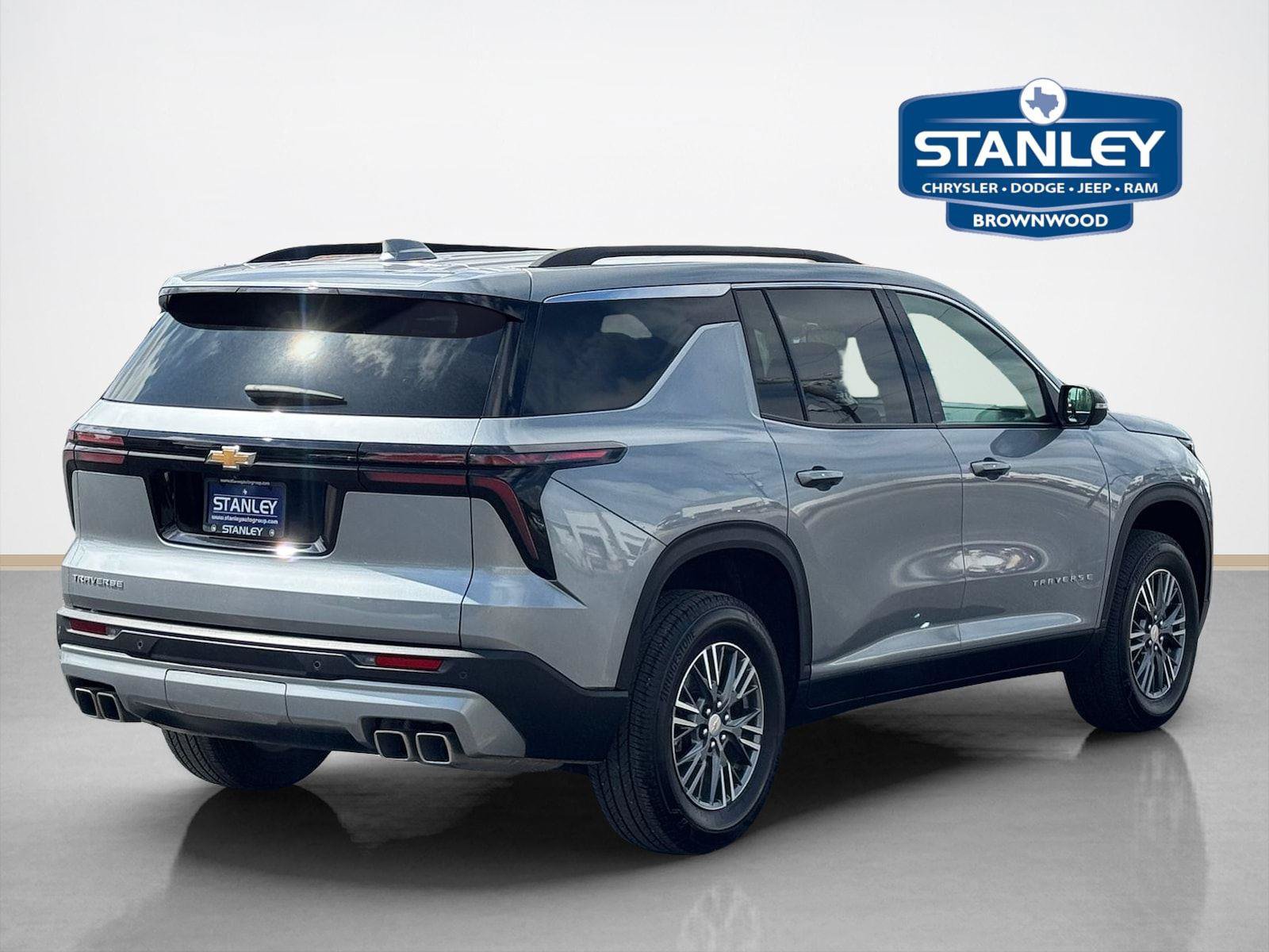 Used 2025 Chevrolet Traverse LT FWD image 8