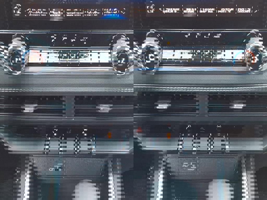 Used 2024 Chevrolet Colorado LT w/ LT Convenience Package image 23