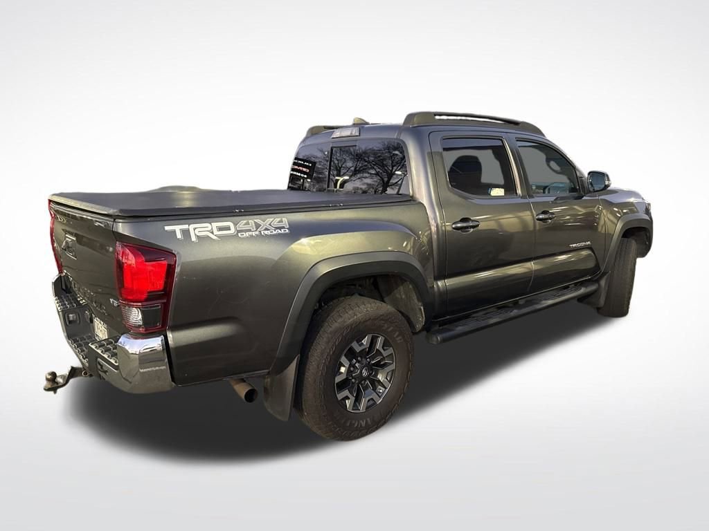 Used 2019 Toyota Tacoma TRD Off-Road image 3