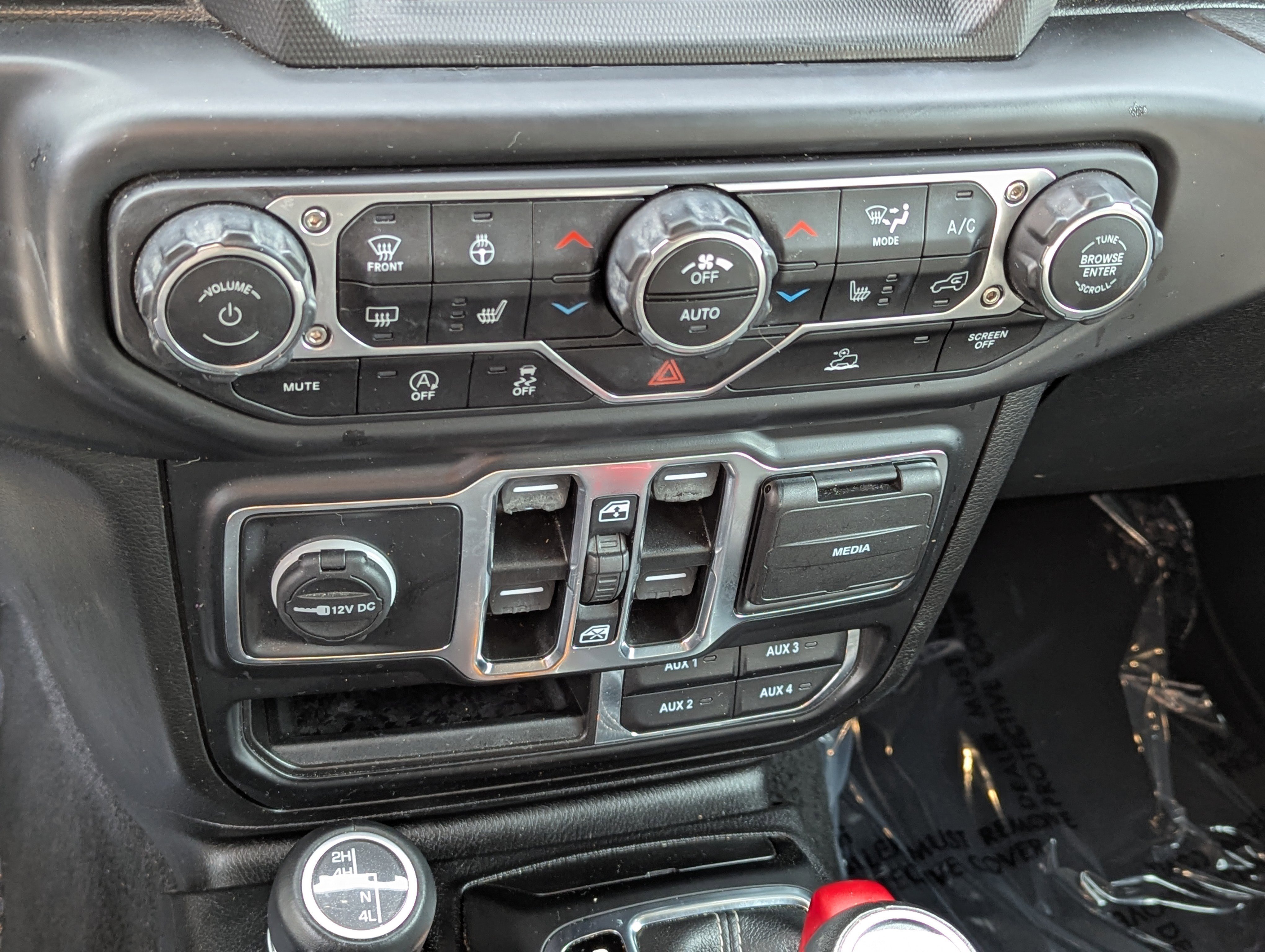 Used 2022 Jeep Wrangler Unlimited Sahara w/ LED Lighting Group image 21