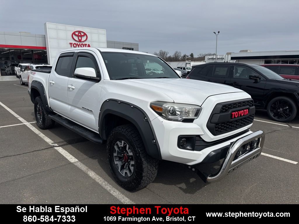 Used 2017 Toyota Tacoma TRD Off-Road image 1