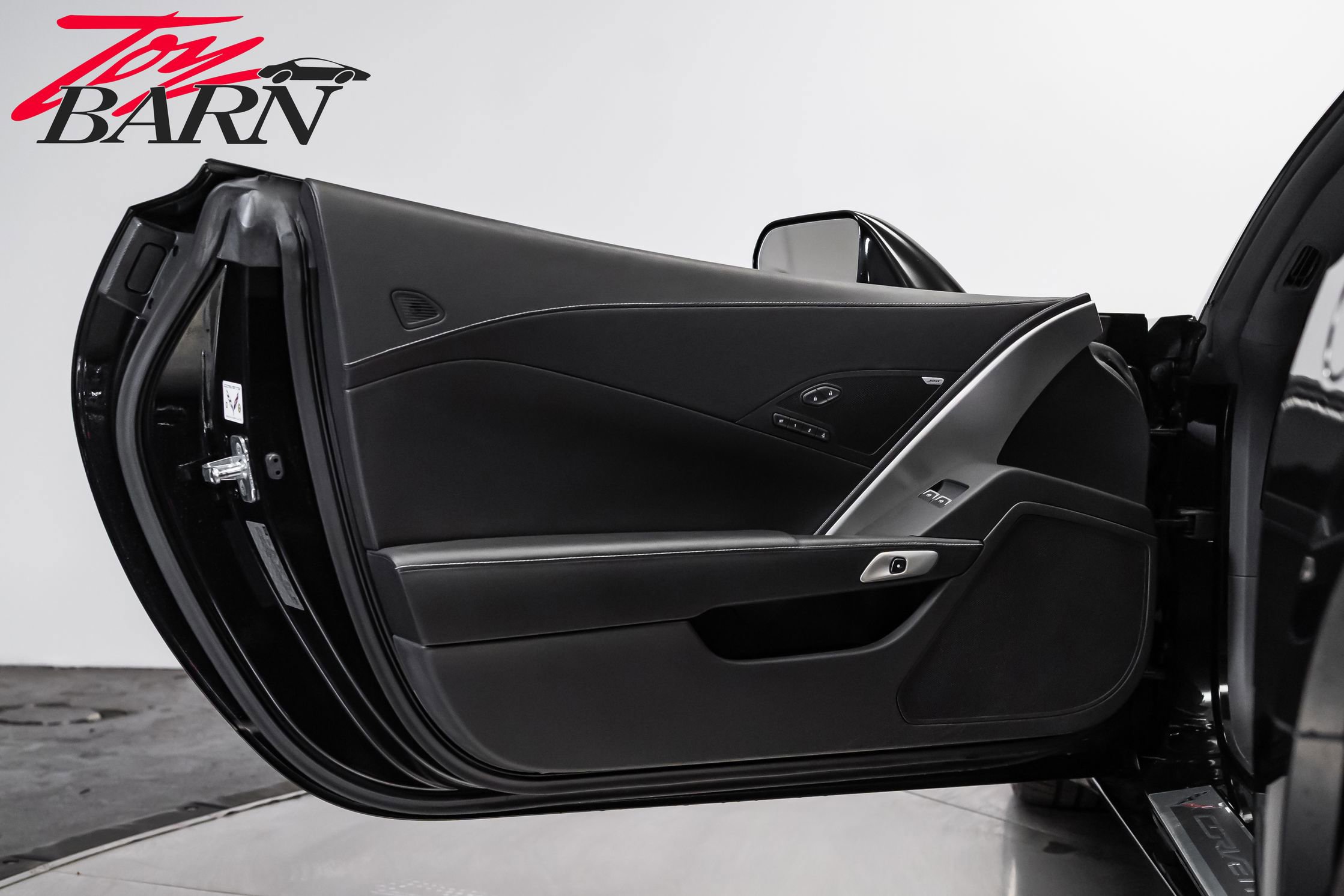 Used 2015 Chevrolet Corvette Stingray Convertible w/ 2LT Preferred Equipment Group RWD image 25