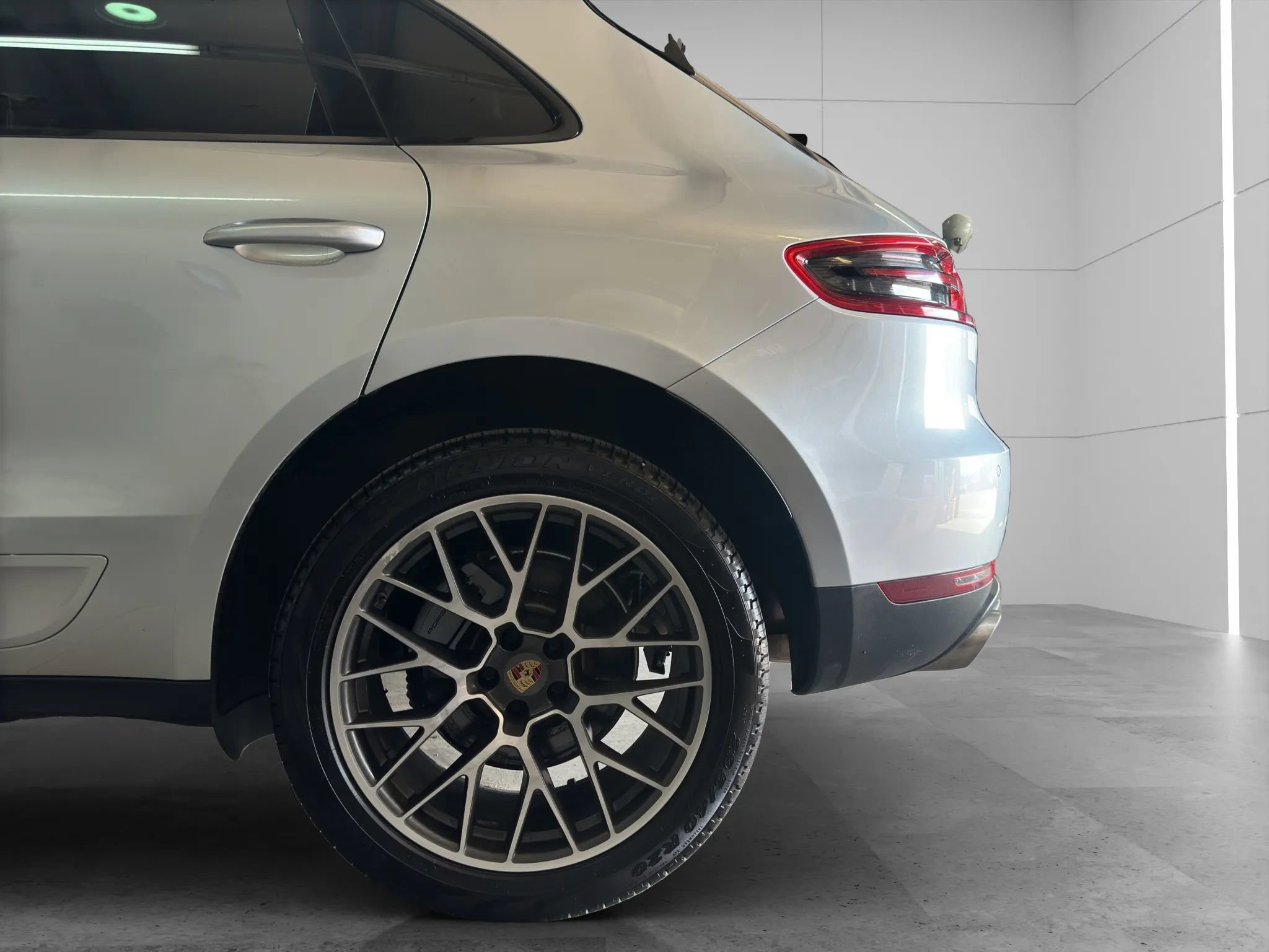 Used 2017 Porsche Macan S AWD/4WD image 22