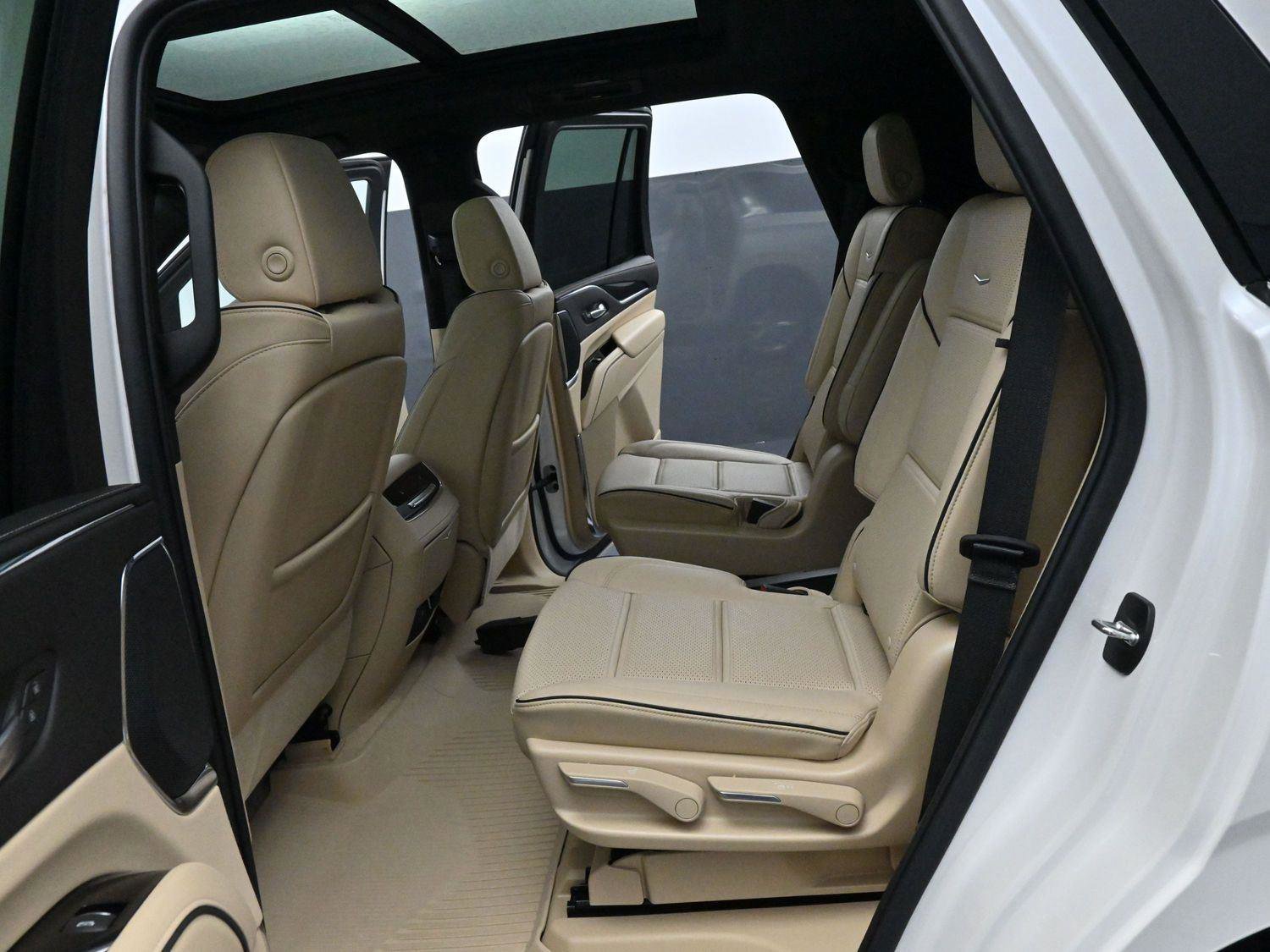 Certified 2024 Cadillac Escalade Premium Luxury w/ LPO, Floor Liner Package image 32