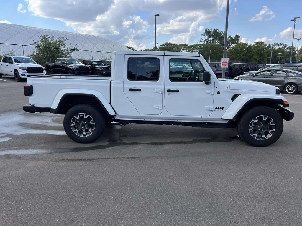 New 2026 Jeep Gladiator Sport AWD/4WD image 7