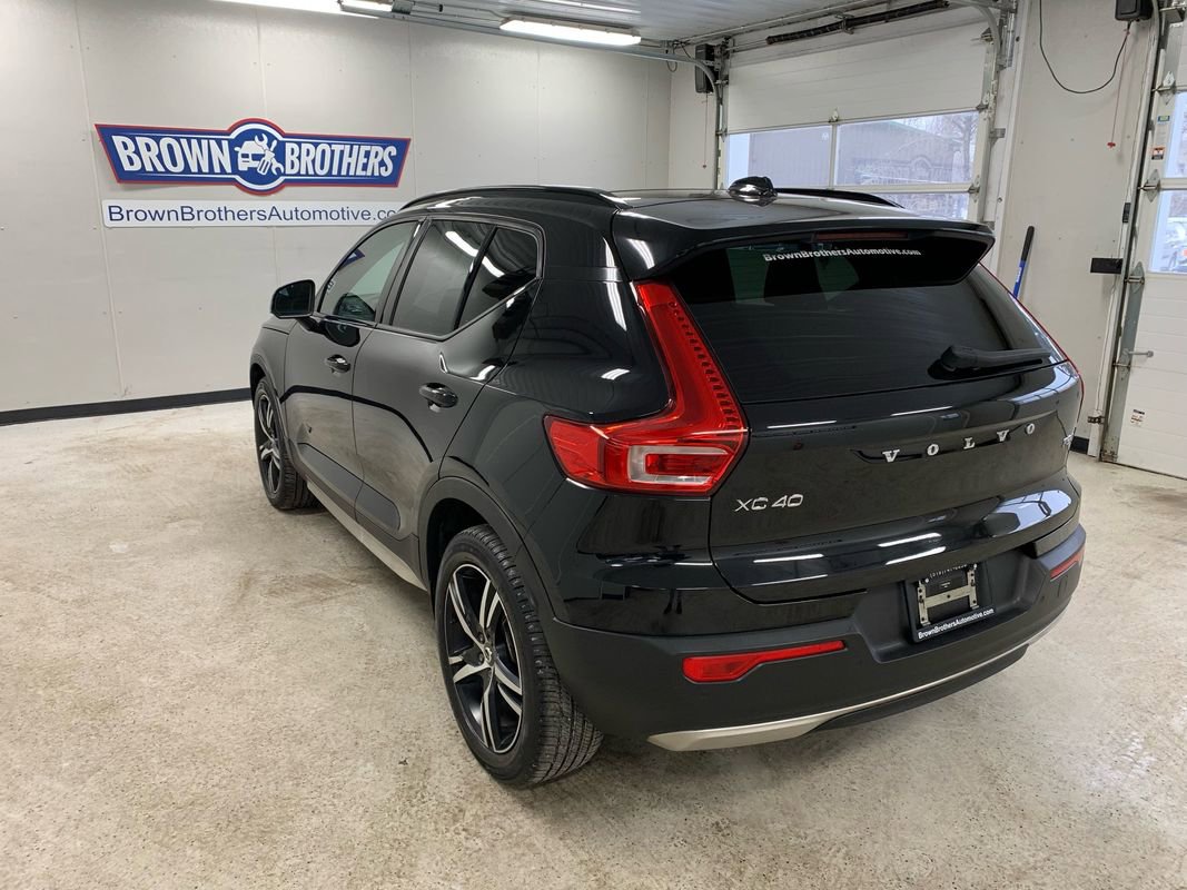 Used 2021 Volvo XC40 T5 R-Design AWD/4WD image 4