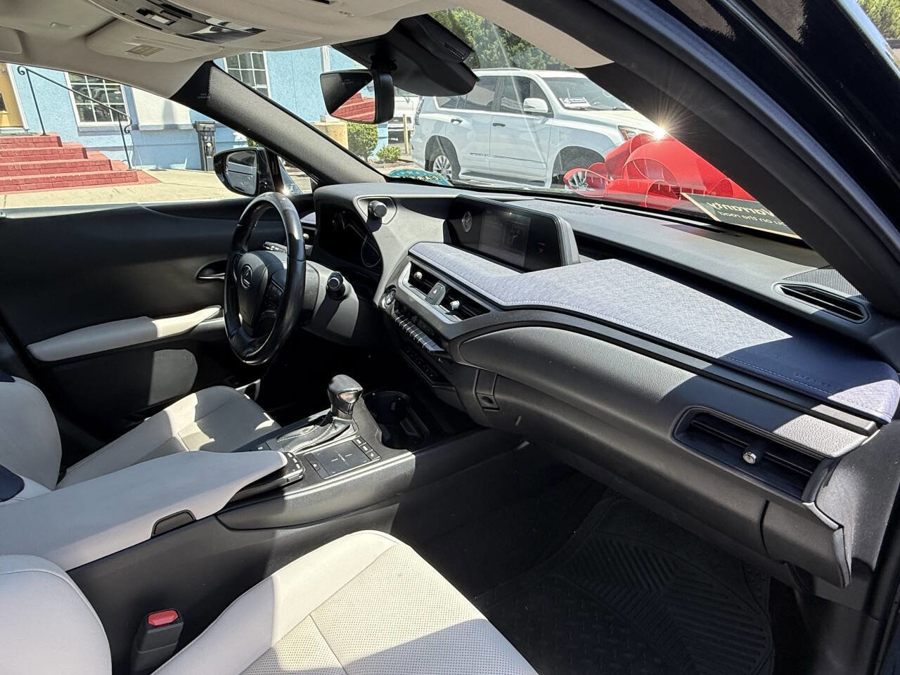 Used 2019 Lexus UX 200 w/ Premium Package image 22